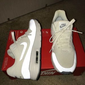 Womens Nike Airmax size 7.5
